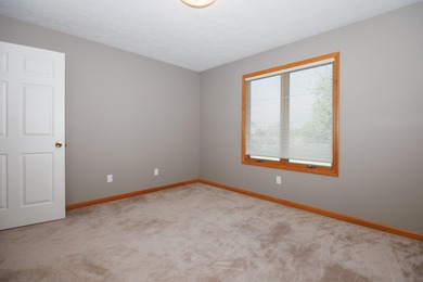 Don't miss this rare opportunity to move into a one-owner, 3 on Ironwood Golf Course in Illinois - for sale on GolfHomes.com, golf home, golf lot