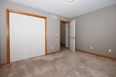 Don't miss this rare opportunity to move into a one-owner, 3 on Ironwood Golf Course in Illinois - for sale on GolfHomes.com, golf home, golf lot