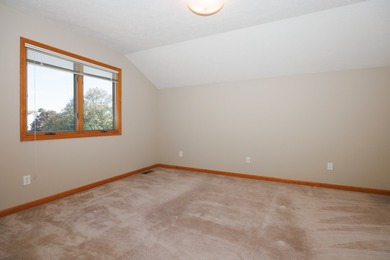 Don't miss this rare opportunity to move into a one-owner, 3 on Ironwood Golf Course in Illinois - for sale on GolfHomes.com, golf home, golf lot