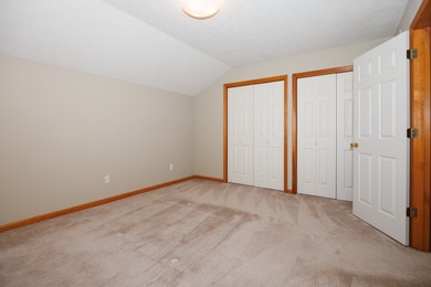Don't miss this rare opportunity to move into a one-owner, 3 on Ironwood Golf Course in Illinois - for sale on GolfHomes.com, golf home, golf lot