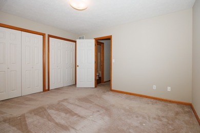 Don't miss this rare opportunity to move into a one-owner, 3 on Ironwood Golf Course in Illinois - for sale on GolfHomes.com, golf home, golf lot