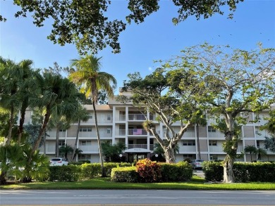 Fully remodeled 2/2 in Palm Aire with beautiful golf course on  in Florida - for sale on GolfHomes.com, golf home, golf lot