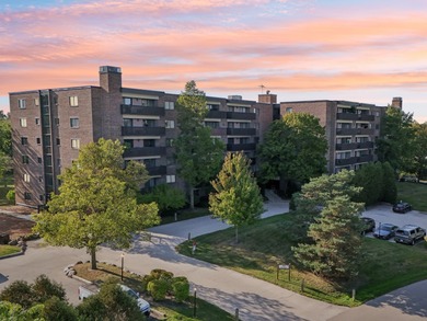 Cut the hassle and boost your quality of life in this on Heather Ridge Golf Club in Illinois - for sale on GolfHomes.com, golf home, golf lot