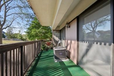 Cut the hassle and boost your quality of life in this on Heather Ridge Golf Club in Illinois - for sale on GolfHomes.com, golf home, golf lot