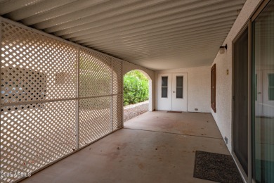 Nicely maintained home. Vinyl plank flooring in entry, kitchen on Oakwood Golf Club  in Arizona - for sale on GolfHomes.com, golf home, golf lot