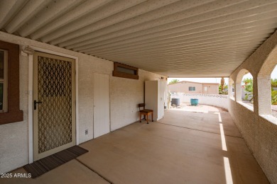 Nicely maintained home. Vinyl plank flooring in entry, kitchen on Oakwood Golf Club  in Arizona - for sale on GolfHomes.com, golf home, golf lot
