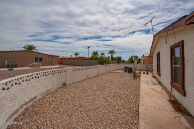 Nicely maintained home. Vinyl plank flooring in entry, kitchen on Oakwood Golf Club  in Arizona - for sale on GolfHomes.com, golf home, golf lot