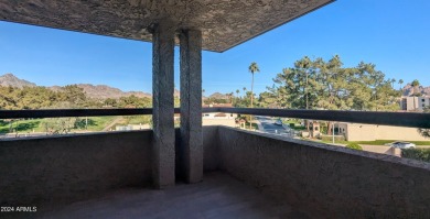 CORNER PENTHOUSE!  VIEWS CAMELBACK Mtn. the LINKS GOLF COURSE at on Arizona Biltmore Golf and Country Club in Arizona - for sale on GolfHomes.com, golf home, golf lot