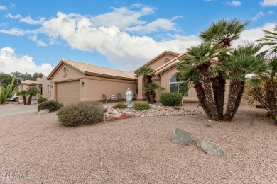 This spacious Sun Lakes move-in ready homeand has a wonderful on Cottonwood Country Club in Arizona - for sale on GolfHomes.com, golf home, golf lot