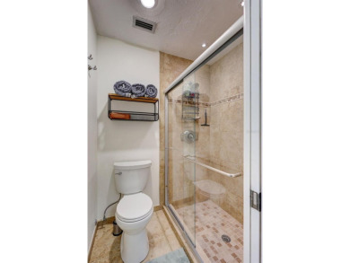 FEATURED ON HGTV'S HOUSE HUNTERS! -This stunning 4-bedroom on Bradenton Country Club in Florida - for sale on GolfHomes.com, golf home, golf lot
