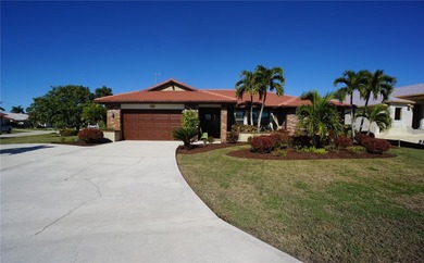 Welcome to Punta Gorda Isles and this 3 bed, 2 bath home with an on Saint Andrews South Golf Club in Florida - for sale on GolfHomes.com, golf home, golf lot