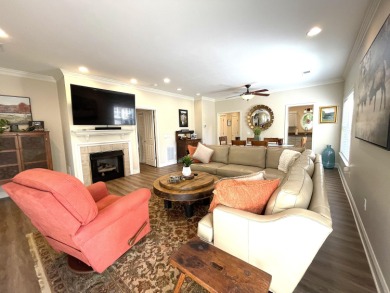 Fully Renovated Townhome on the Waterfront Golf Course!Move-in on The Waterfront Country Club in Virginia - for sale on GolfHomes.com, golf home, golf lot