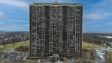 Come check out this lovely one bedroom unit in the extremely on Towers Country Club in New York - for sale on GolfHomes.com, golf home, golf lot