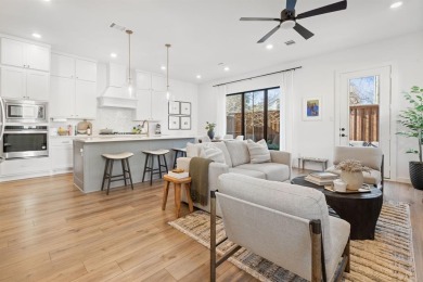 Do you live for city conveniences without being in the thick of on Stevens Park Golf Course in Texas - for sale on GolfHomes.com, golf home, golf lot