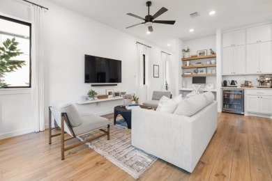 Do you live for city conveniences without being in the thick of on Stevens Park Golf Course in Texas - for sale on GolfHomes.com, golf home, golf lot