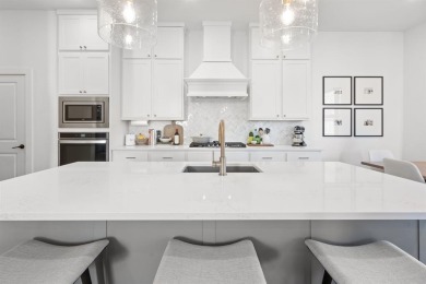 Do you live for city conveniences without being in the thick of on Stevens Park Golf Course in Texas - for sale on GolfHomes.com, golf home, golf lot
