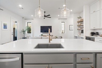 Do you live for city conveniences without being in the thick of on Stevens Park Golf Course in Texas - for sale on GolfHomes.com, golf home, golf lot