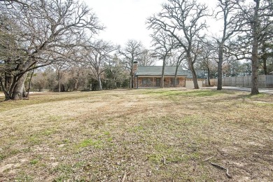 The property at 313 Comanche Drive in Lake Kiowa, Texas, is a on Lake Kiowa Golf Course in Texas - for sale on GolfHomes.com, golf home, golf lot