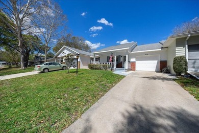 Enjoy comfortable, low maintenance living in On Top of the World on On Top of the World Golf Course in Florida - for sale on GolfHomes.com, golf home, golf lot