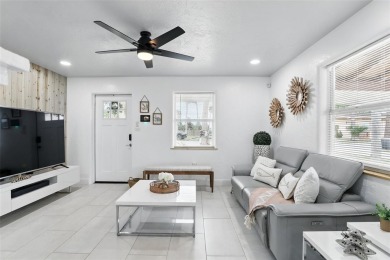 This adorable 2 bed/1 bath home is picture perfect! Fully on Hidden Lakes Golf Club in Florida - for sale on GolfHomes.com, golf home, golf lot