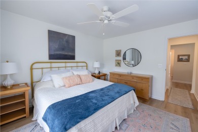Rare opportunity in Keowee Key! This updated, fully furnished on Keowee Key Golf and Country Club in South Carolina - for sale on GolfHomes.com, golf home, golf lot
