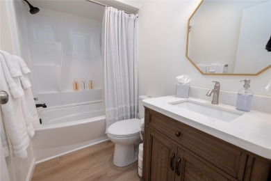 Rare opportunity in Keowee Key! This updated, fully furnished on Keowee Key Golf and Country Club in South Carolina - for sale on GolfHomes.com, golf home, golf lot