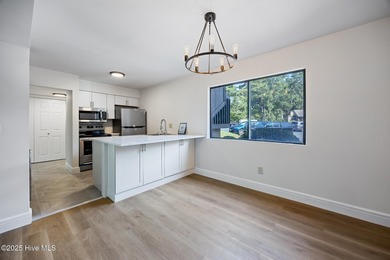 Beautifully renovated first-floor condo ideally located less on Pinehurst Resort and Country Club in North Carolina - for sale on GolfHomes.com, golf home, golf lot