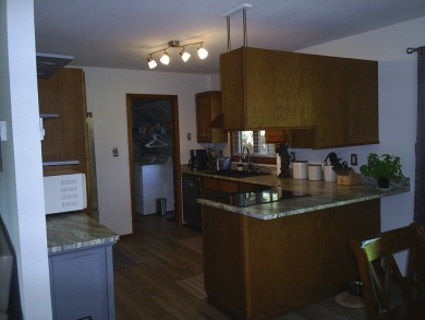 Pride of ownership throughout entire property for this single on Bill Roberts Municipal Golf Course in Montana - for sale on GolfHomes.com, golf home, golf lot