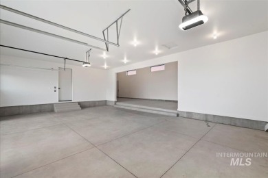 Downey Construction presents this stylish, modern custom home on River Birch Golf Course in Idaho - for sale on GolfHomes.com, golf home, golf lot