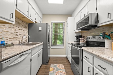 Beautiful Townhome on De Soto Golf Course - Fully Furnished on DeSoto Golf Course in Arkansas - for sale on GolfHomes.com, golf home, golf lot