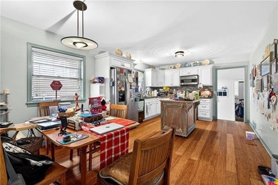 Nestled on one of the largest residential lots in the charming on College Park Municipal Golf Course in Georgia - for sale on GolfHomes.com, golf home, golf lot