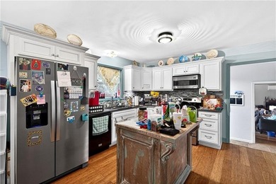 Nestled on one of the largest residential lots in the charming on College Park Municipal Golf Course in Georgia - for sale on GolfHomes.com, golf home, golf lot