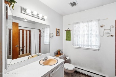 This spacious Baronet model offers 2 bedrooms, 1 bath, 1 car on Greenbriar Woodlands in New Jersey - for sale on GolfHomes.com, golf home, golf lot
