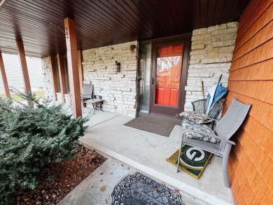 You don't want to miss this 3 BR, 2.5 BA open concept ranch home on Oneida Golf and Country Club in Wisconsin - for sale on GolfHomes.com, golf home, golf lot