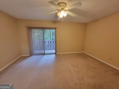 Fantastic price in Peachtree City! 2 bedroom, 2 & 1/2 bath condo on Canongate At Flat Creek Club in Georgia - for sale on GolfHomes.com, golf home, golf lot