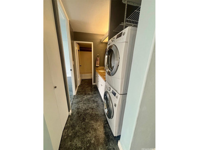 Excellent location, minutes to Pearl ridge shopping Center on Pearl Country Club in Hawaii - for sale on GolfHomes.com, golf home, golf lot