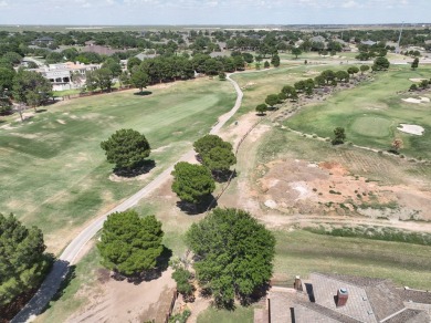 Looking for a low maintenance home ON THE COURSE? This is it!! on Green Tree Country Club in Texas - for sale on GolfHomes.com, golf home, golf lot