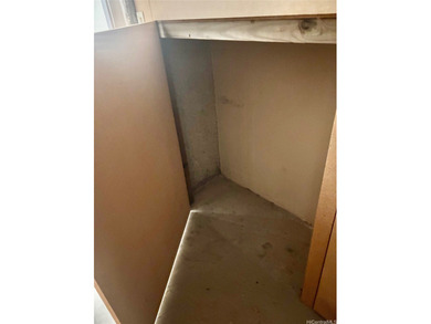 Excellent location, minutes to Pearl ridge shopping Center on Pearl Country Club in Hawaii - for sale on GolfHomes.com, golf home, golf lot