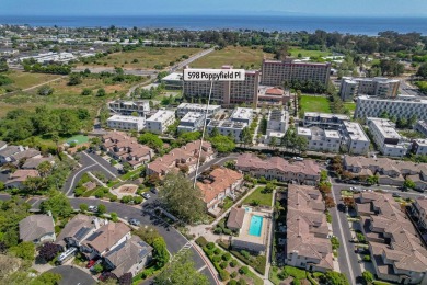 End Unit, Light/Bright, new flooring, new paint, new LED on Ocean Meadows Golf Course in California - for sale on GolfHomes.com, golf home, golf lot