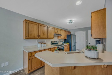 Enjoy maintenance free living in this beautiful 3 bed 2 bath on Sand Springs Country Club in Pennsylvania - for sale on GolfHomes.com, golf home, golf lot