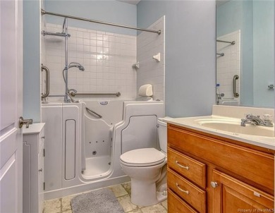 Charming First-Level Townhouse in Braemar Creek. This inviting on Williamsburg National Golf Club in Virginia - for sale on GolfHomes.com, golf home, golf lot