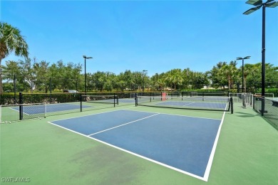 This 5 bed, 4.5 bath home sits in a quiet cul-de-sac in the on Royal Tee Country Club in Florida - for sale on GolfHomes.com, golf home, golf lot