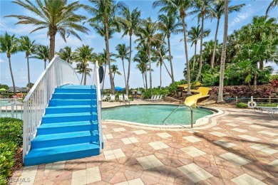 This 5 bed, 4.5 bath home sits in a quiet cul-de-sac in the on Royal Tee Country Club in Florida - for sale on GolfHomes.com, golf home, golf lot
