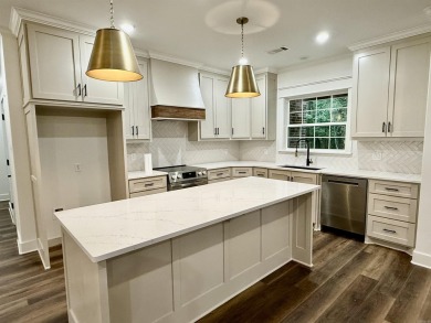 Escape to Beautiful Hot Springs Village, Arkansas!  3 Bed | 2.5 on Granada Golf Course in Arkansas - for sale on GolfHomes.com, golf home, golf lot