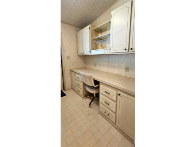 Furnished, spacious 2 bedroom 2 bath home in 55 + Resort style on Zephyrhills Municipal Golf Course in Florida - for sale on GolfHomes.com, golf home, golf lot