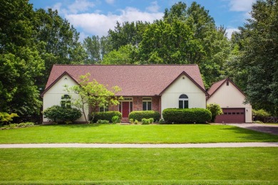 Stunning and spacious home on over an acre in Olentangy Schools on Glen Ross Golf Club in Ohio - for sale on GolfHomes.com, golf home, golf lot
