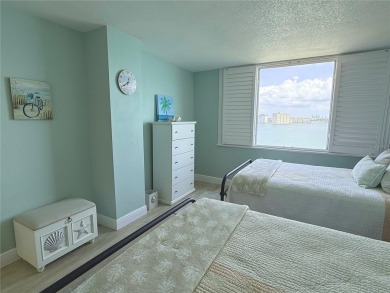 Back on the market with a NEW PRICE, A NEW LOOK AND A BEAUTIFUL on Isla Del Sol Yacht and Country Club in Florida - for sale on GolfHomes.com, golf home, golf lot