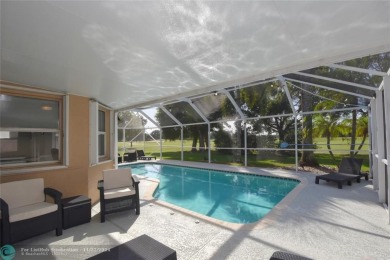 2017 NEWER ROOF, NEWER A.C.  SYSTEM, SELLERS ARE MOVING AND HAVE on Bonaventure Country Club in Florida - for sale on GolfHomes.com, golf home, golf lot