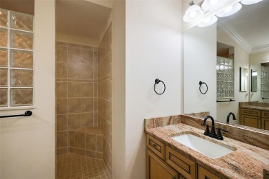 Welcome to this STUNNING 3/2 TURNKEY (including golf cart!) on The Links of Spruce Creek in Florida - for sale on GolfHomes.com, golf home, golf lot