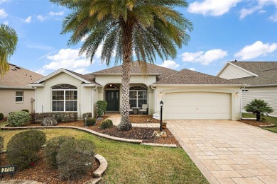 Welcome to this STUNNING 3/2 TURNKEY (including golf cart!) on The Links of Spruce Creek in Florida - for sale on GolfHomes.com, golf home, golf lot